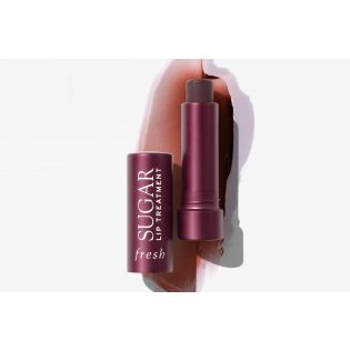 Balsam de buze cu tenuri de prune de zahăr Balsam de buze cu tenuri de prune de zahăr