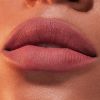 Culoare de buze Pure Color Whipped Matte cu unt de Moringa